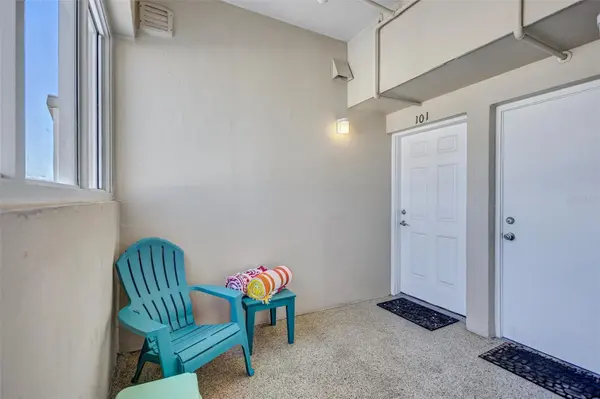 6140 MIDNIGHT PASS RD #101, Sarasota, FL 34242