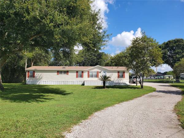 4902 COUNTRY TRAILS DR, Polk City, FL 33868