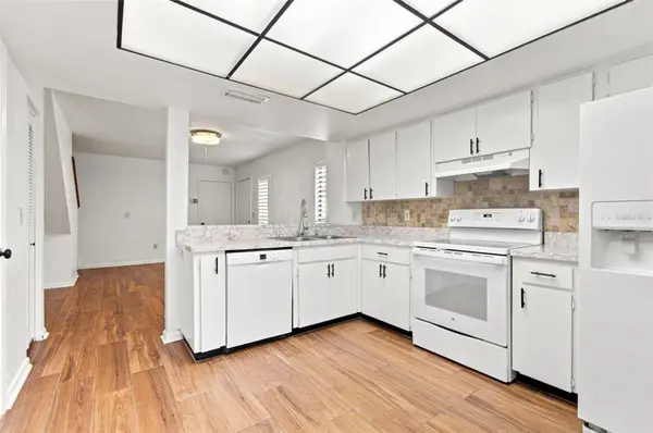 5123 NORTHDALE BLVD, Tampa, FL 33624