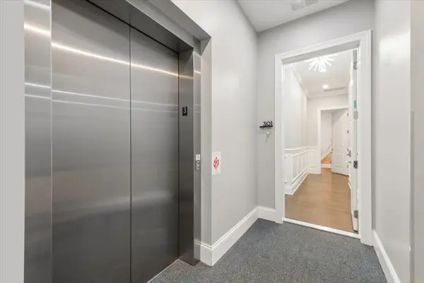 4802 N Bell AVE #301, Chicago, IL 60625