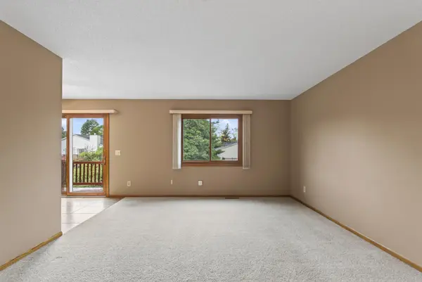4480 Clover LN #A, Eagan, MN 55122