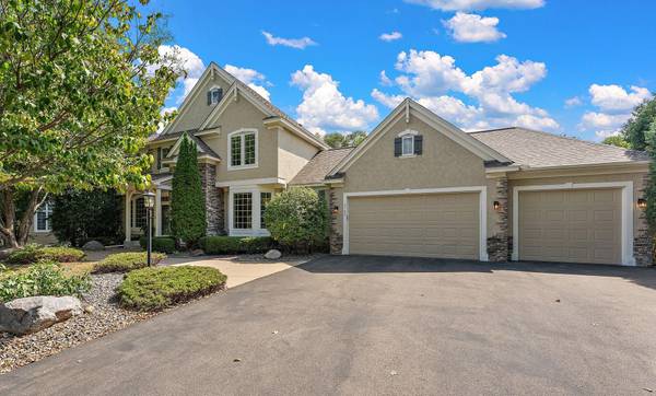 3749 Fairway DR, Woodbury, MN 55125