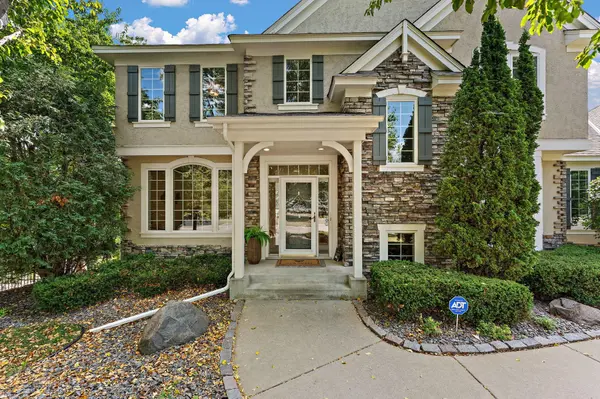 3749 Fairway DR, Woodbury, MN 55125