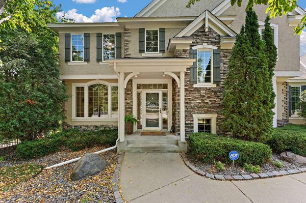 3749 Fairway DR, Woodbury, MN 55125