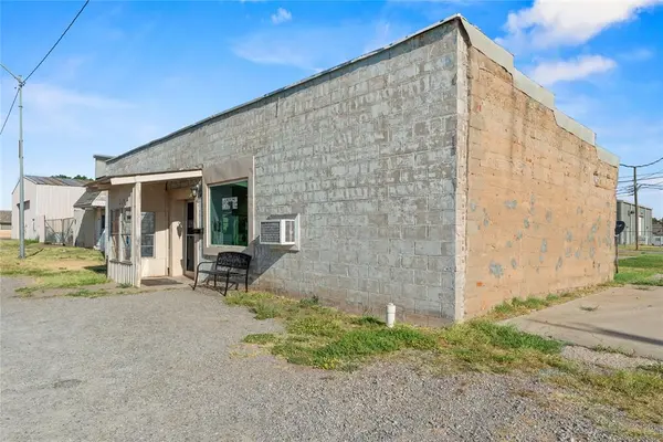 319 E Main ST, Watonga, OK 73772