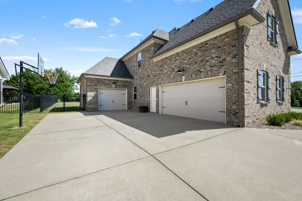 602 Ruby Oaks Ln, Murfreesboro, TN 37128