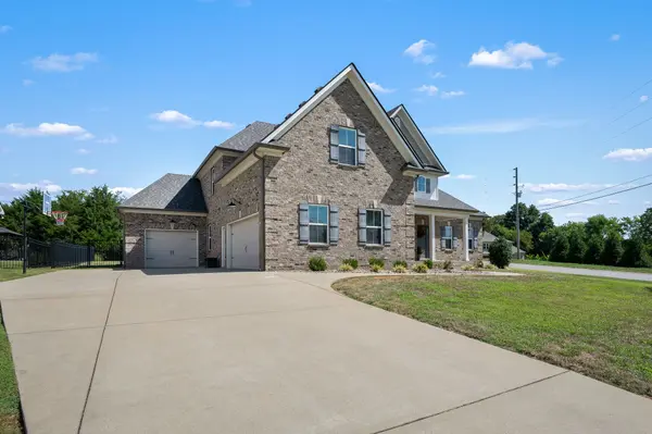 602 Ruby Oaks Ln, Murfreesboro, TN 37128