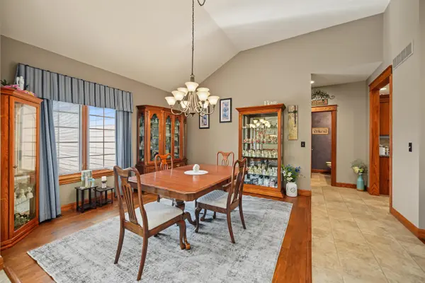 2535 Dundee Ln, Salina, KS 67401