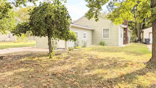 1006 Woodland St, Emporia, KS 66801
