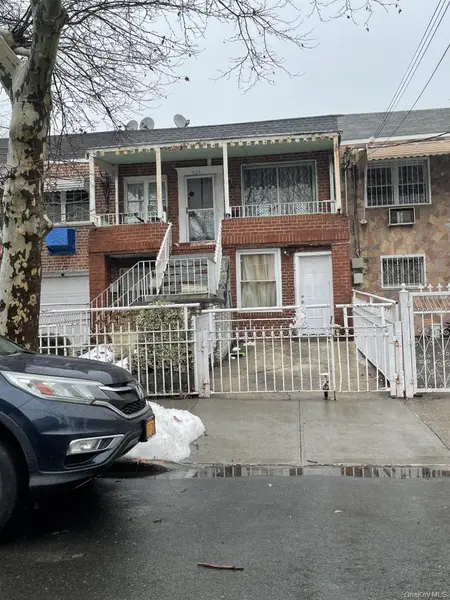 925 E 227th ST, Bronx, NY 10466
