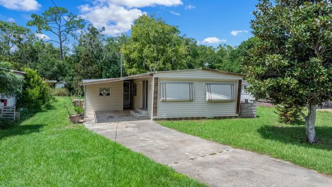 13337 WOODLAND DR, Astatula, FL 34705