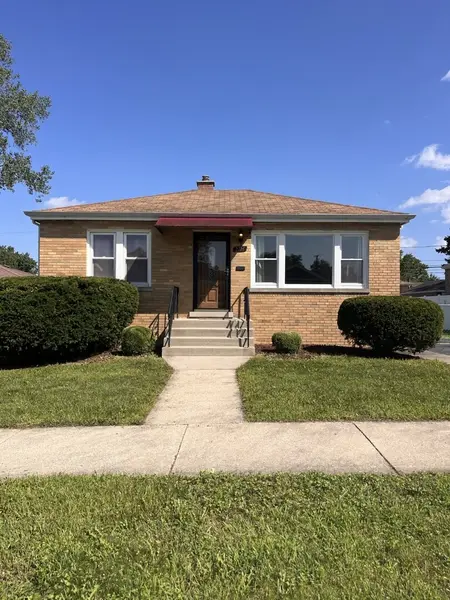 2714 W 97th ST, Evergreen Park, IL 60805