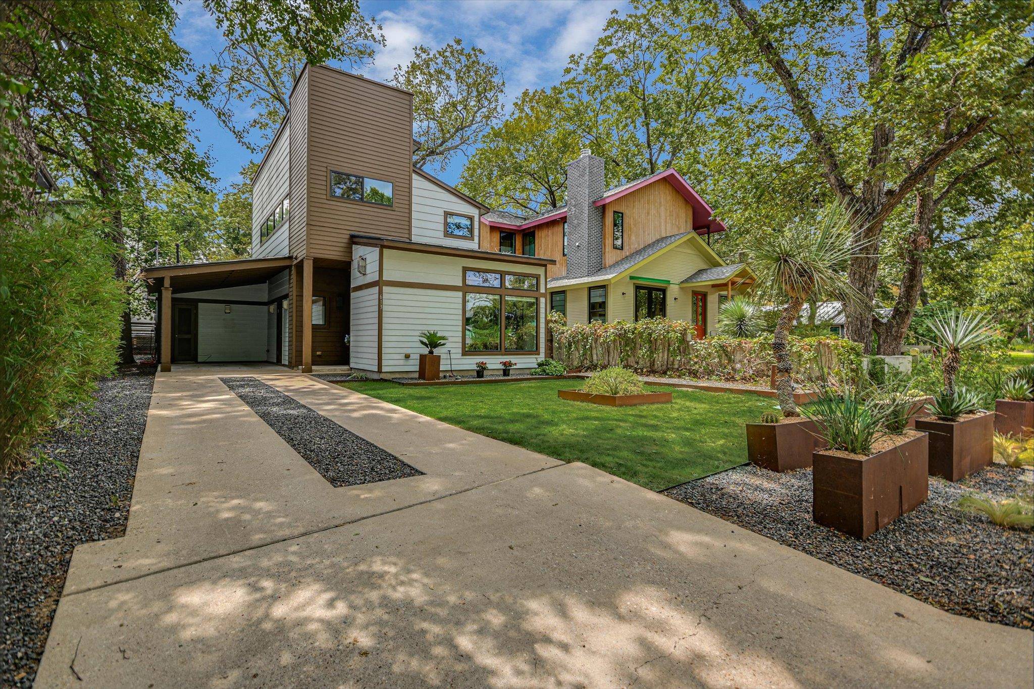 613 W Johanna ST, Austin, TX 78704