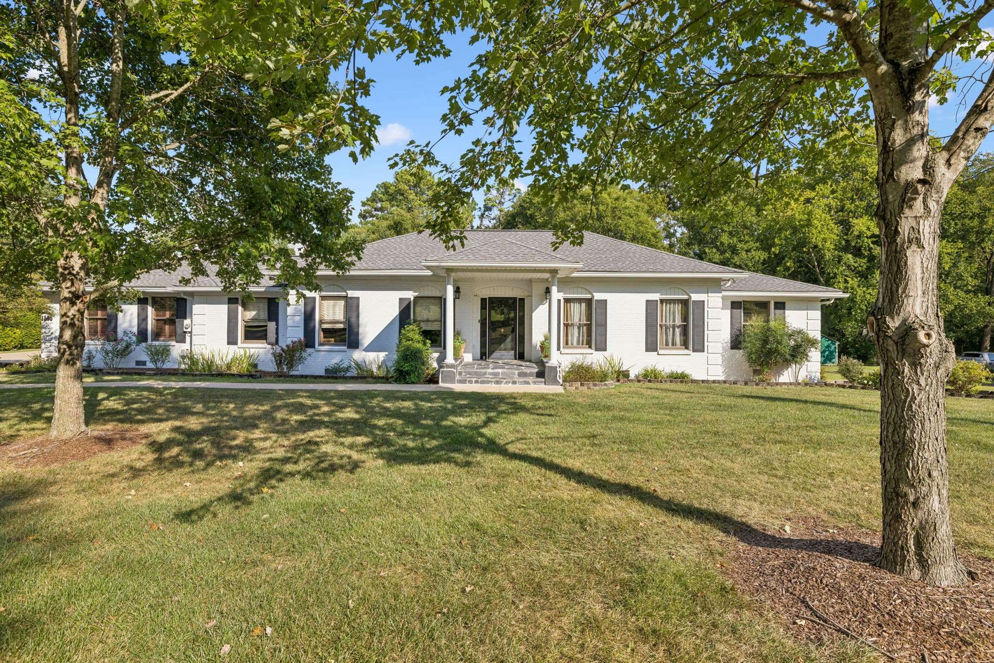 1505 Timberwood Dr, Columbia, TN 38401