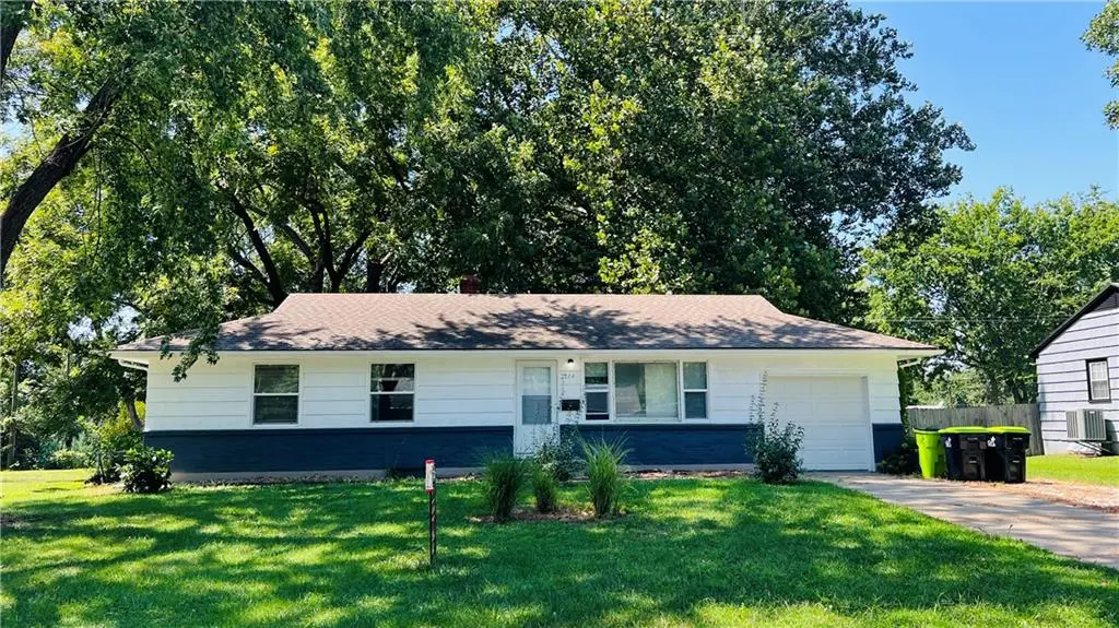 204 N Park DR, Belton, MO 64012