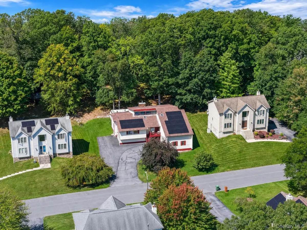 19 Davidge RD, Middletown, NY 10940