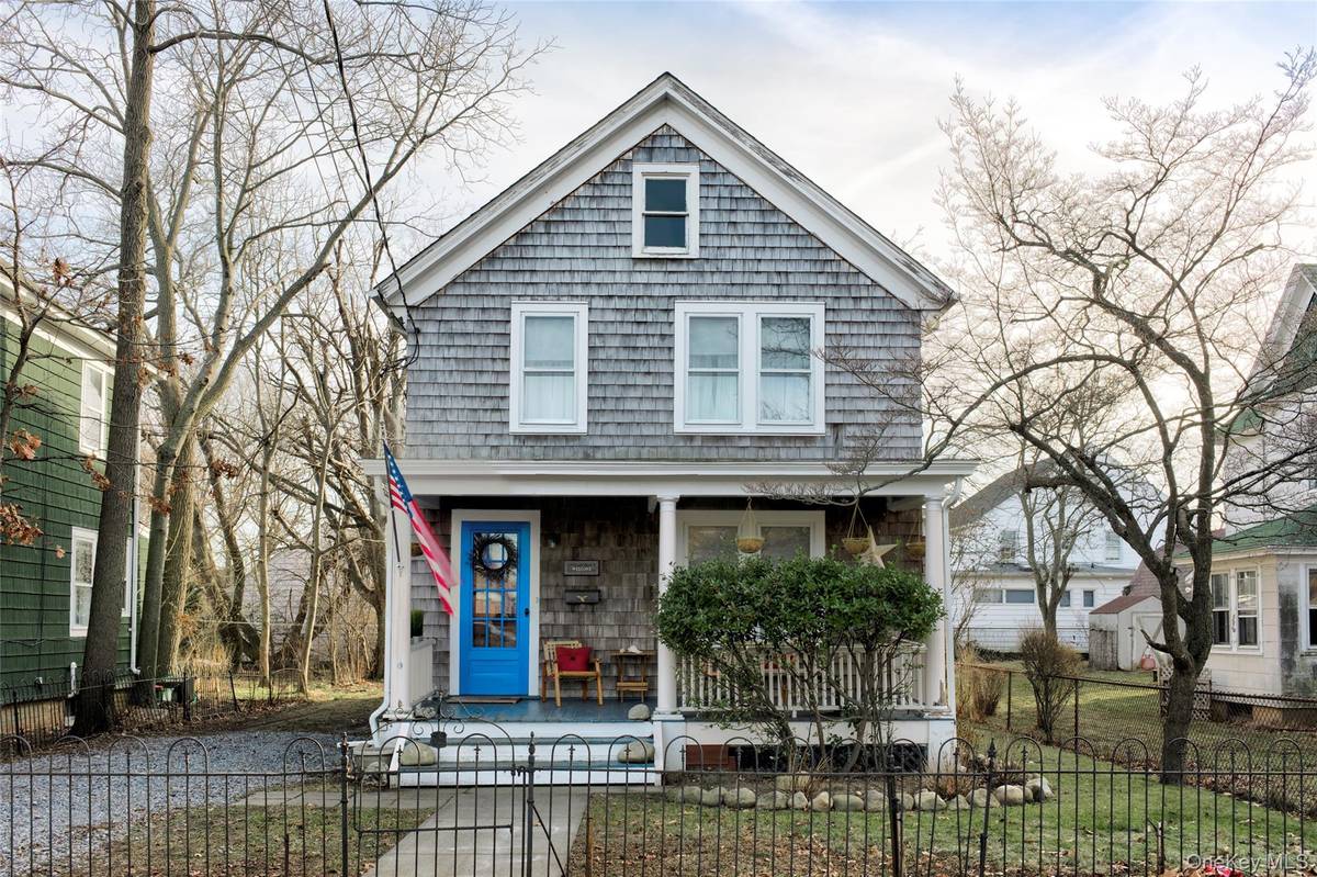 317 South ST, Greenport, NY 11944