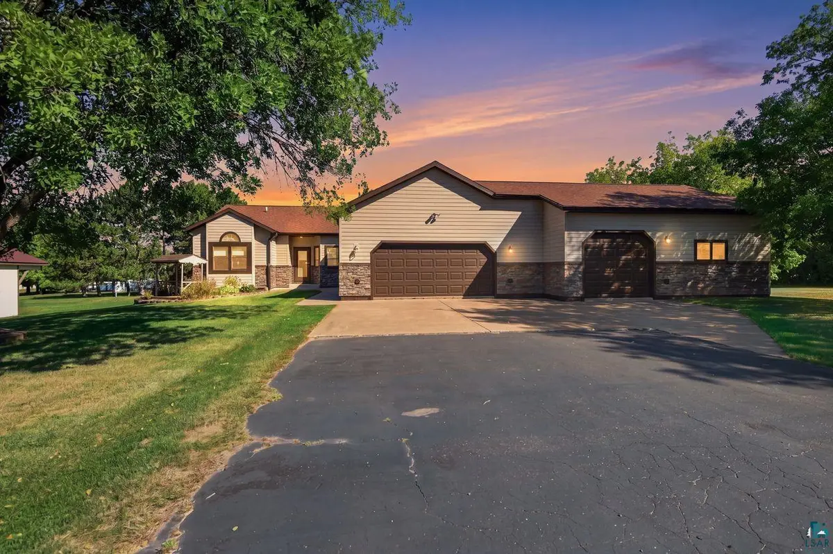 6 Victoria Ln, Ashland, WI 54806