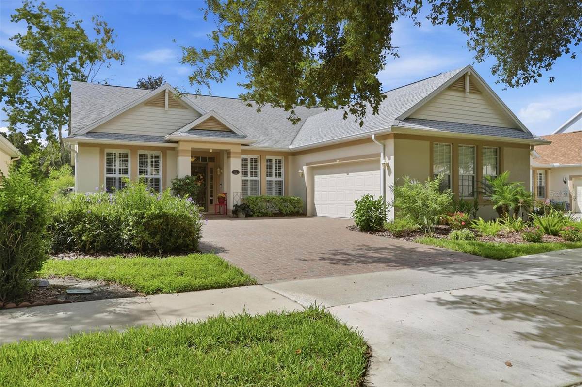 114 OVERTON GARDENS LN, Deland, FL 32724
