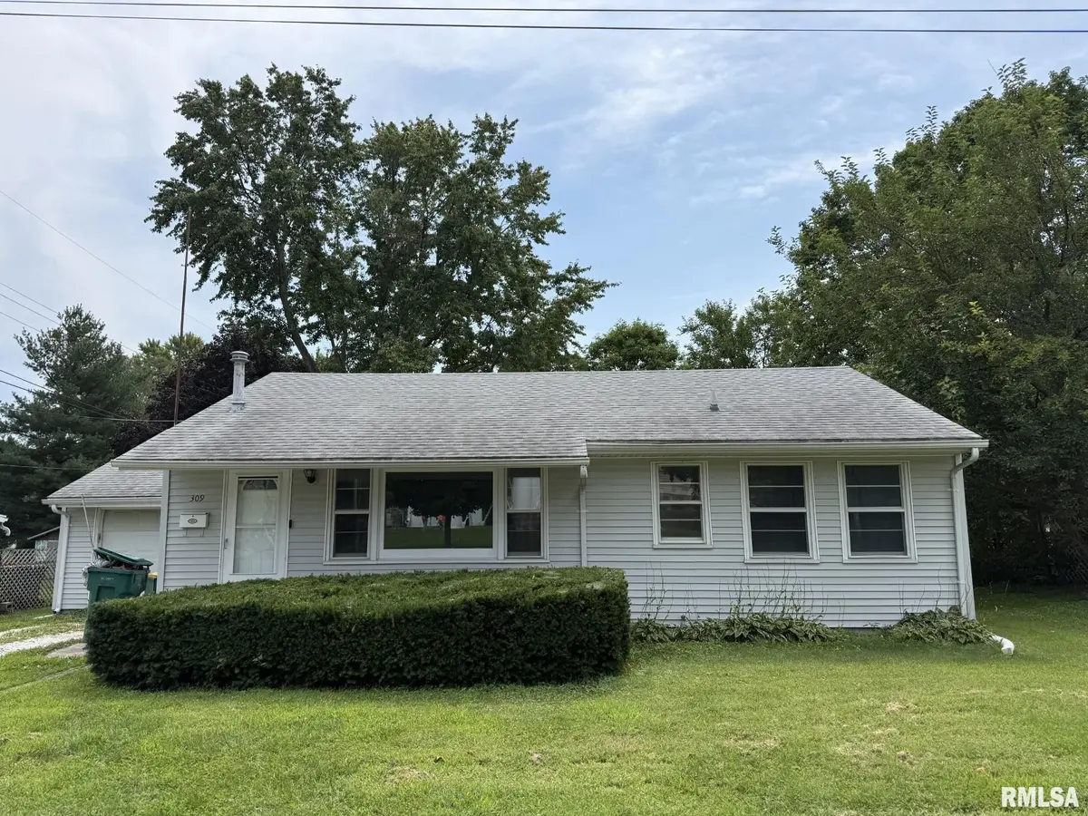 309 E WALKER ST, Macomb, IL 61455