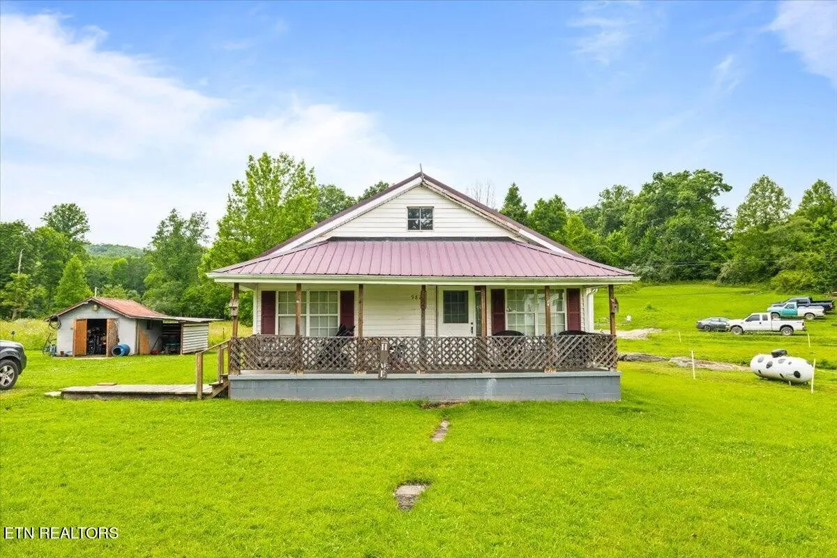 982 Little White Oak Rd, Duff, TN 37729