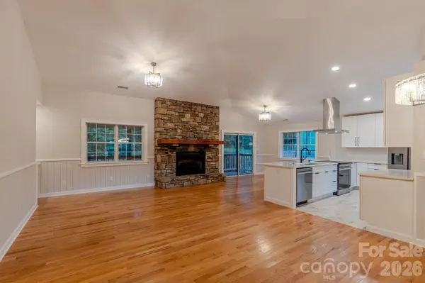 540 Old Haw Creek RD, Asheville, NC 28805