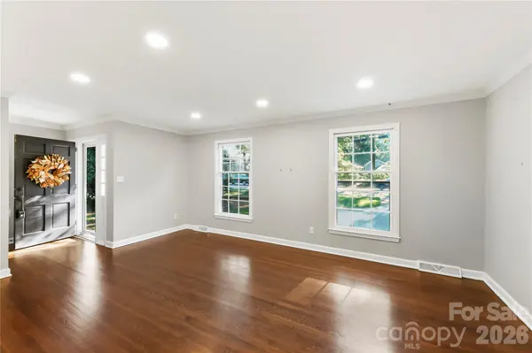 5726 Sharon RD, Charlotte, NC 28210