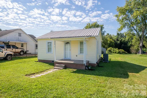 3643 Icard Rhodhiss RD, Connelly Springs, NC 28612