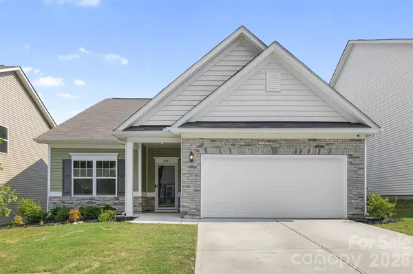 6043 Gala LN, Charlotte, NC 28215