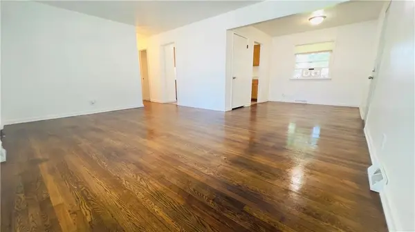 204 N Park DR, Belton, MO 64012
