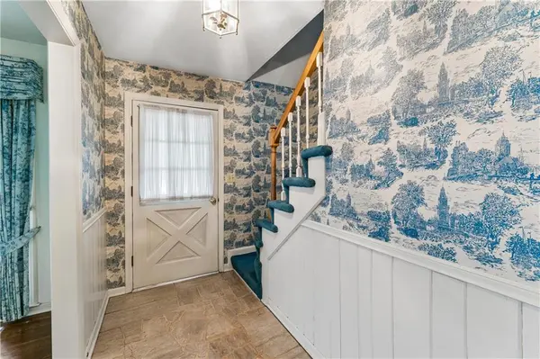 9312 Alhambra ST, Prairie Village, KS 66207