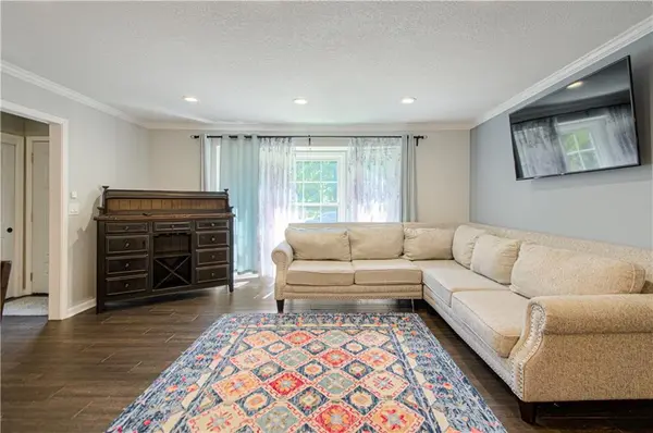 9710 W 91st PL, Overland Park, KS 66212