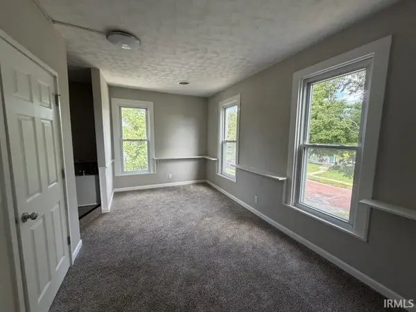 345 N Chauncey ST, Columbia City, IN 46725-1734