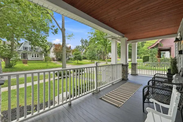 402 Arcadia CT, Fort Wayne, IN 46807