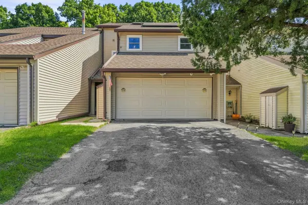 190 Country Club DR, Florida, NY 10921