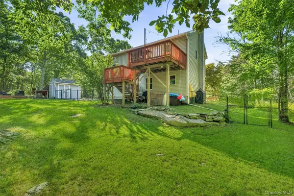 32 Nightingale TRL, Wurtsboro, NY 12790