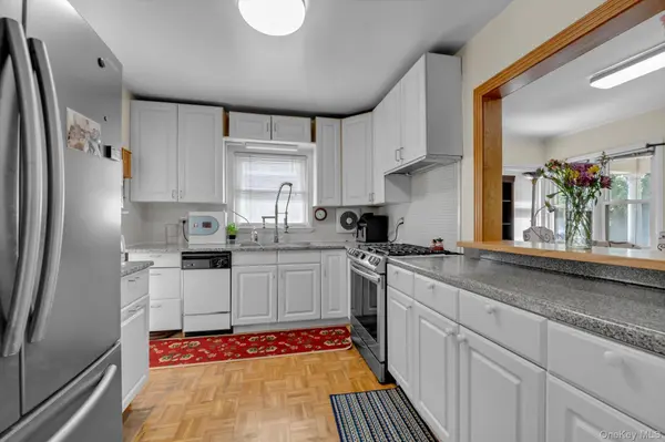 56-21 E Hampton BLVD, Bayside, NY 11364