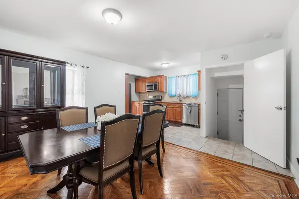 11301 200th ST, Saint Albans, NY 11412