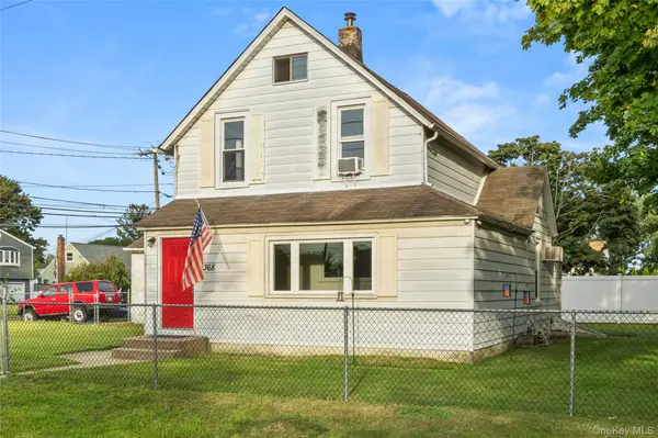 368 Catskill AVE, Lindenhurst, NY 11757