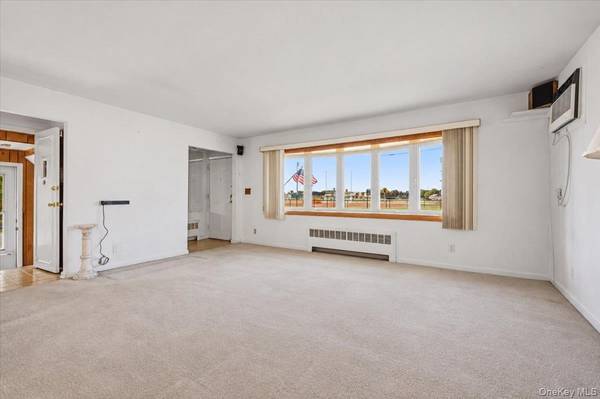 634 Broadway, Bethpage, NY 11714