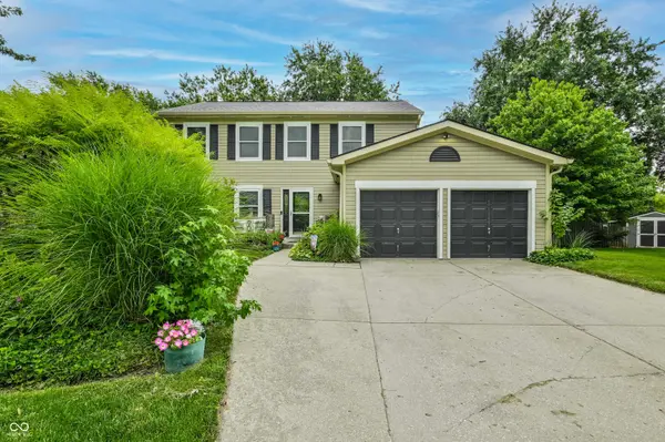909 Farmview LN, Carmel, IN 46032