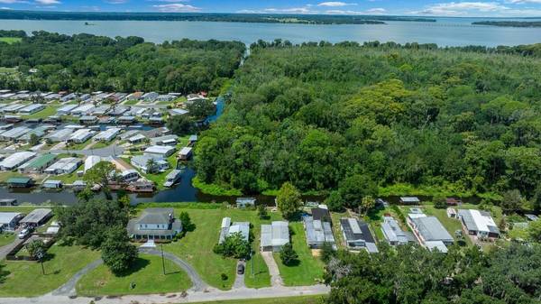13337 WOODLAND DR, Astatula, FL 34705