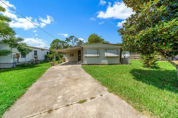 13337 WOODLAND DR, Astatula, FL 34705