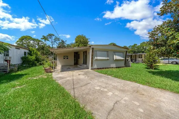 13337 WOODLAND DR, Astatula, FL 34705