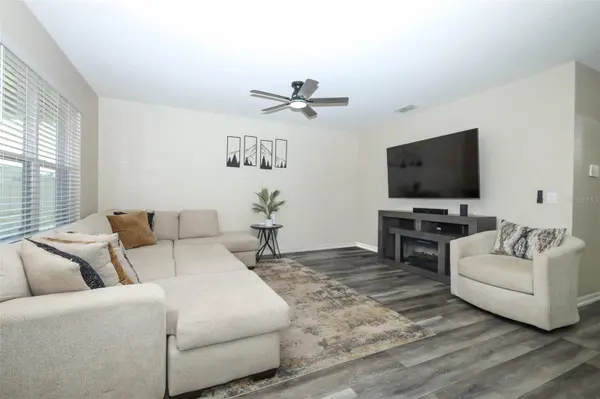 2657 GRAND CENTRAL AVE, Tavares, FL 32778