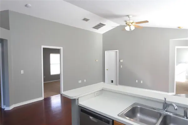 5826 TANAGERLAKE RD, Lithia, FL 33547