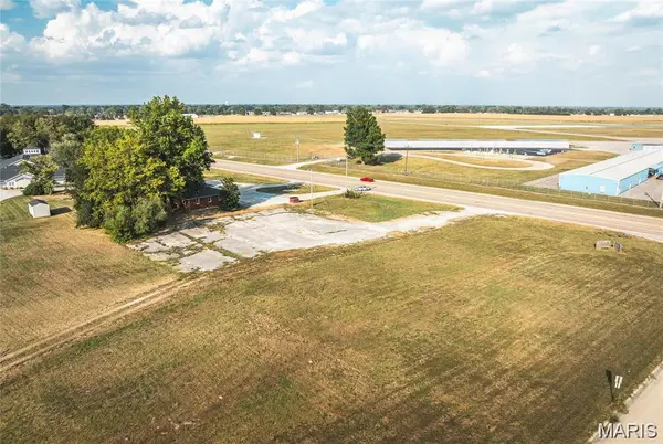 300 Mechanical Drive DR, Bethalto, IL 62024