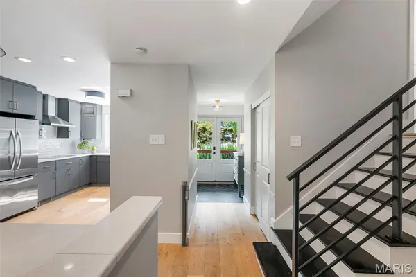 1113 Dunwoody DR, St Louis, MO 63122