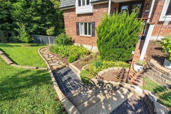 1113 Dunwoody DR, St Louis, MO 63122