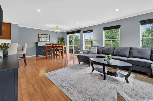 1493 Yosemite CIR, Crystal Lake, IL 60014